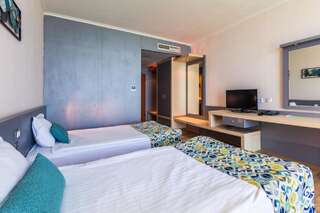 Отель Sol Marina Palace Hotel Несебр Двухместный номер с 1 кроватью или 2 отдельными кроватями (для 2 взрослых)-2